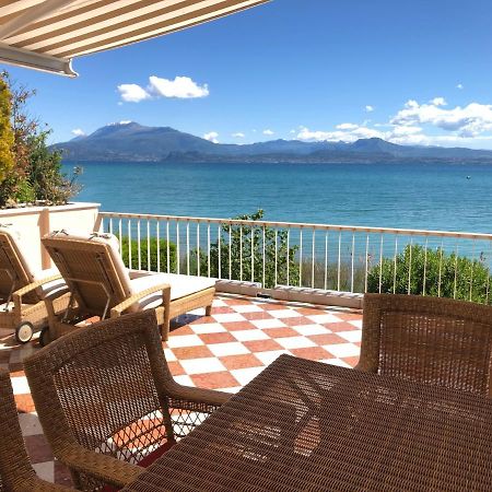 Lake Front Luxury Suites (Adults Only) Sirmione Buitenkant foto