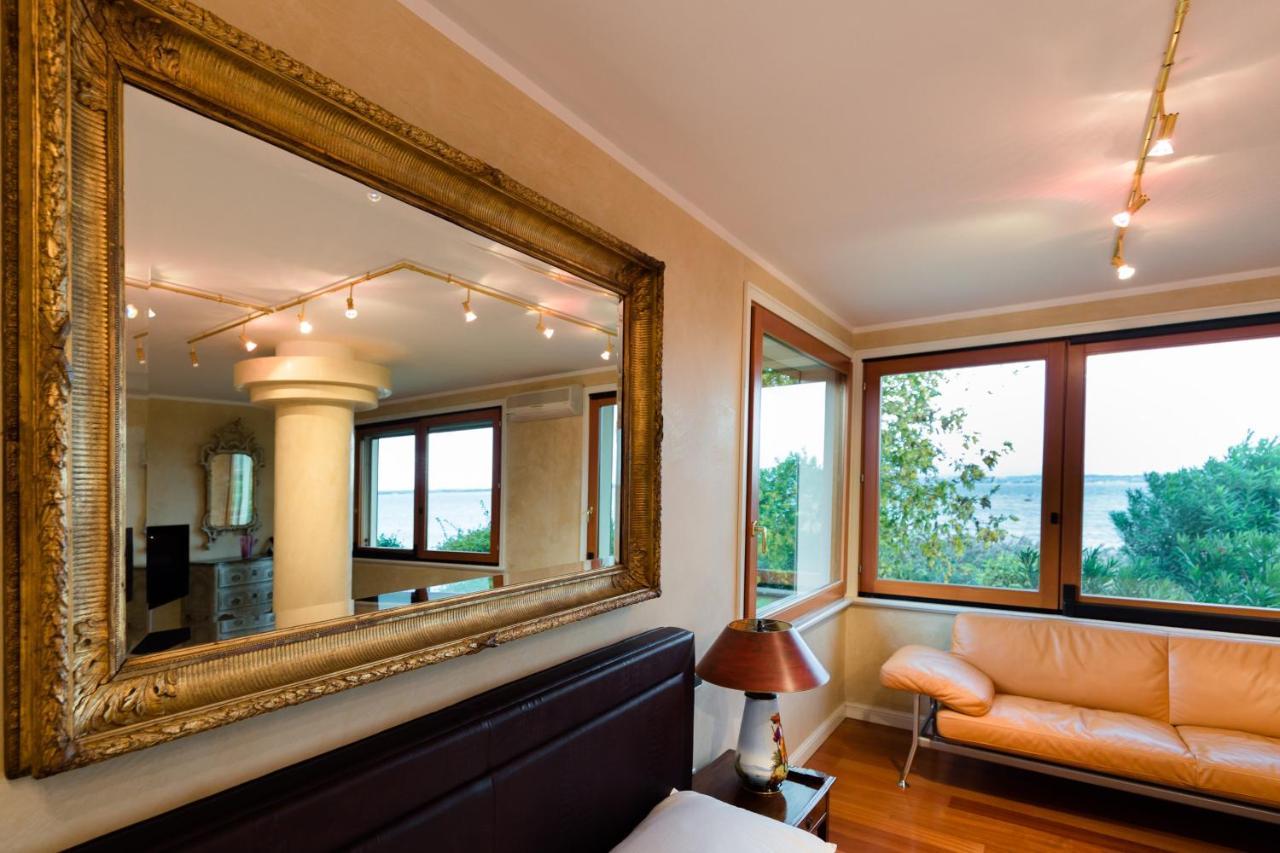 Lake Front Luxury Suites (Adults Only) Sirmione Buitenkant foto