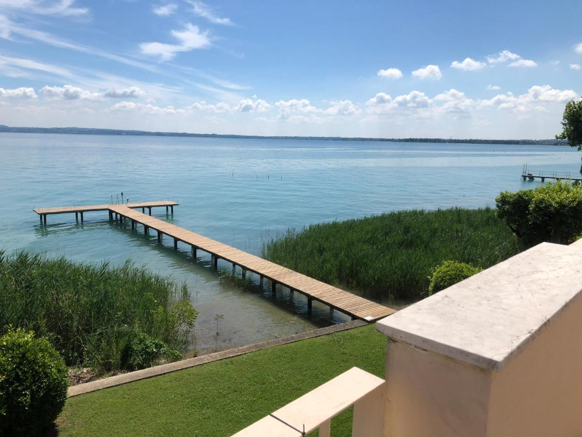 Lake Front Luxury Suites (Adults Only) Sirmione Buitenkant foto