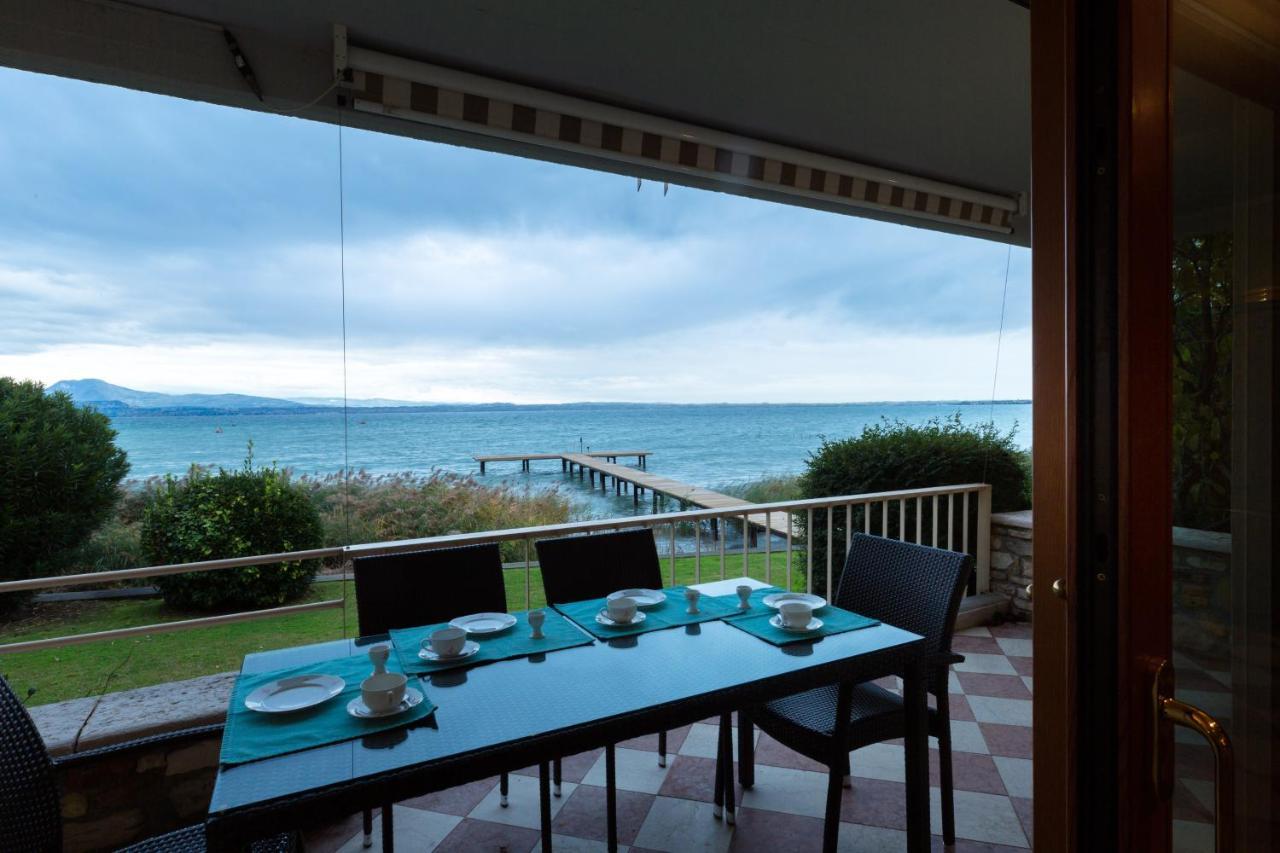 Lake Front Luxury Suites (Adults Only) Sirmione Buitenkant foto