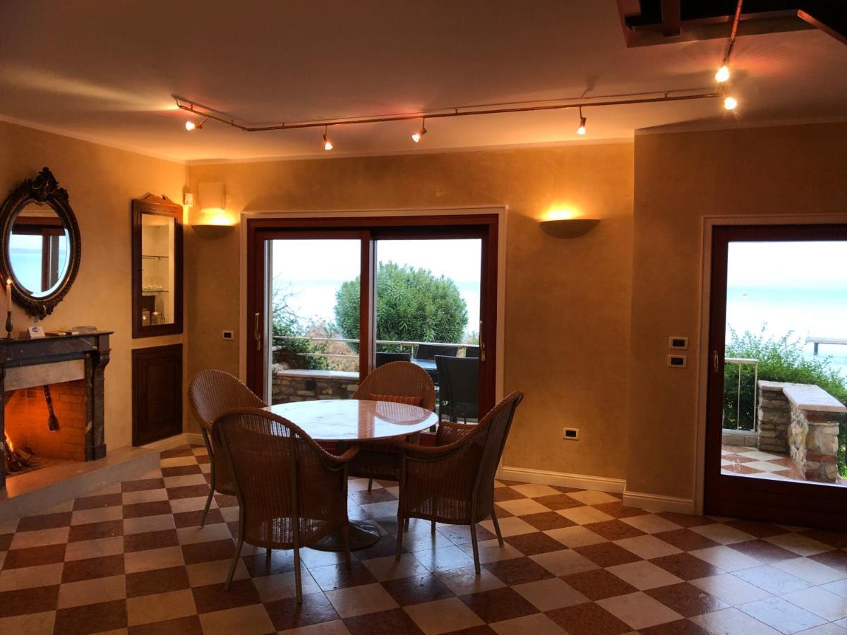 Lake Front Luxury Suites (Adults Only) Sirmione Buitenkant foto