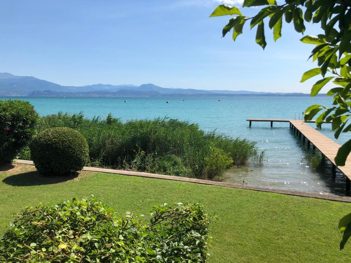 Lake Front Luxury Suites (Adults Only) Sirmione Buitenkant foto