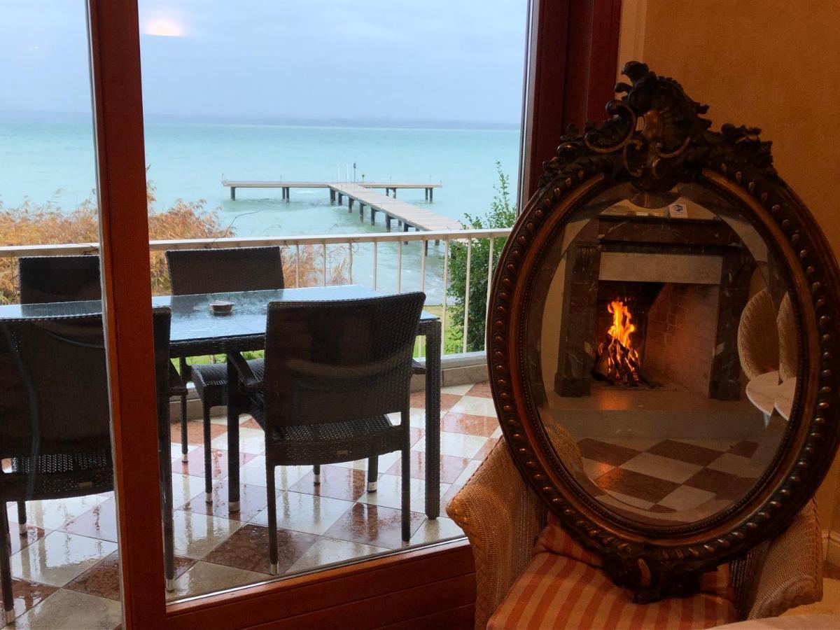 Lake Front Luxury Suites (Adults Only) Sirmione Buitenkant foto