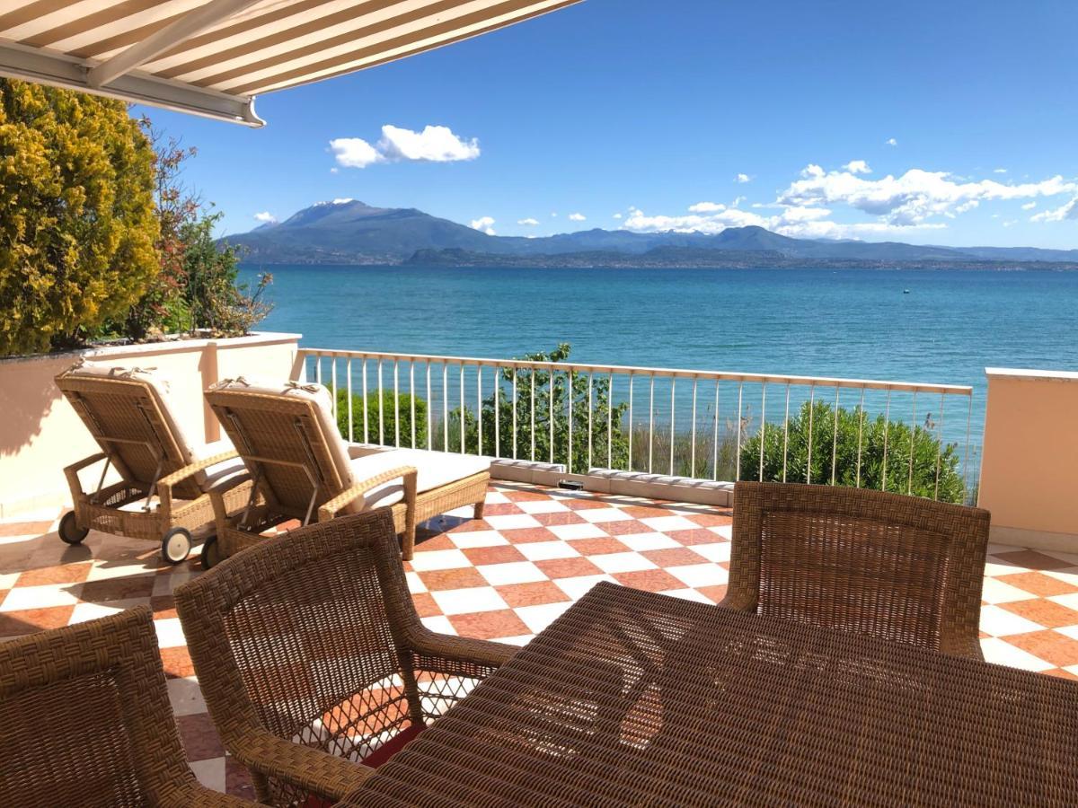 Lake Front Luxury Suites (Adults Only) Sirmione Buitenkant foto