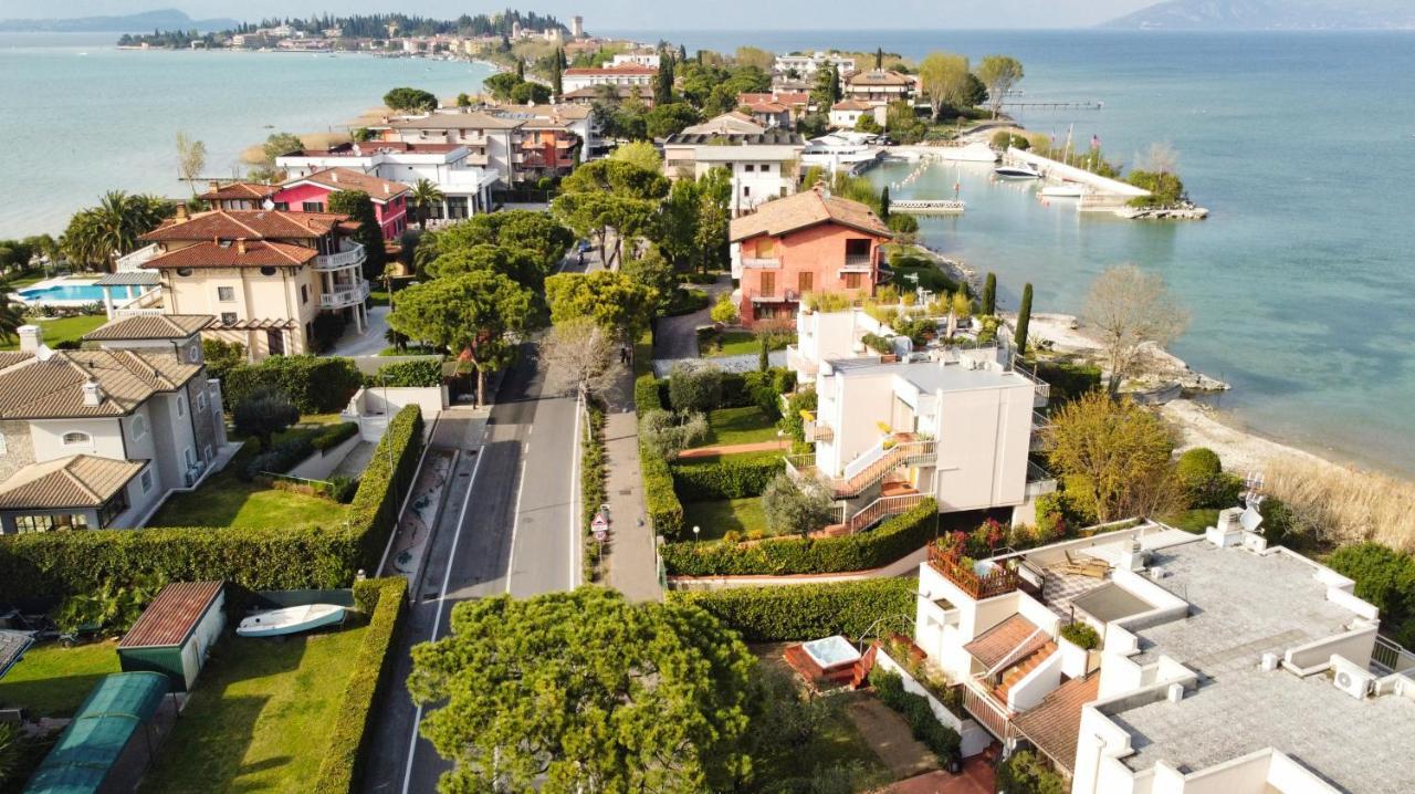 Lake Front Luxury Suites (Adults Only) Sirmione Buitenkant foto